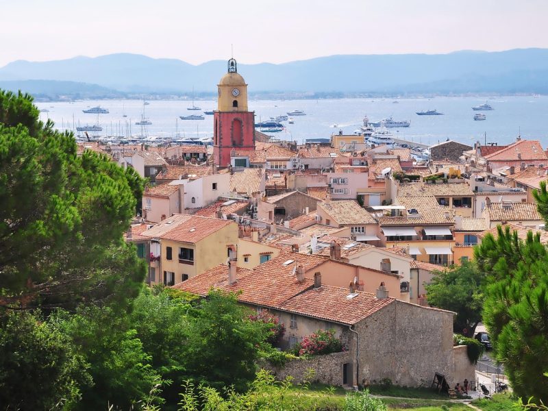 SAINT TROPEZ – LA BRADERIE Super Saldi … un evento imperdibile per lo shopping! DOMENICA 25 OTTOBRE  2026