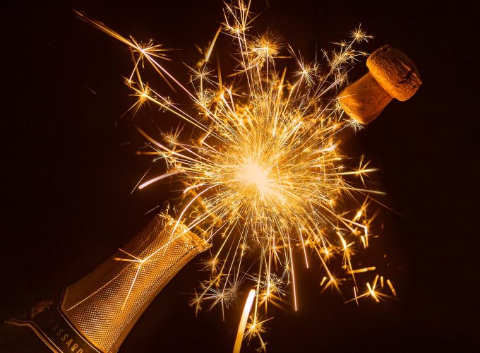 CAPODANNO A NAPOLI COSTIERA AMALFITANA, LUCI D’ARTISTA A SALERNO LA REGGIA DI CASERTA DAL 29 DICEMBRE 2026 AL 02 GENNAIO 2027