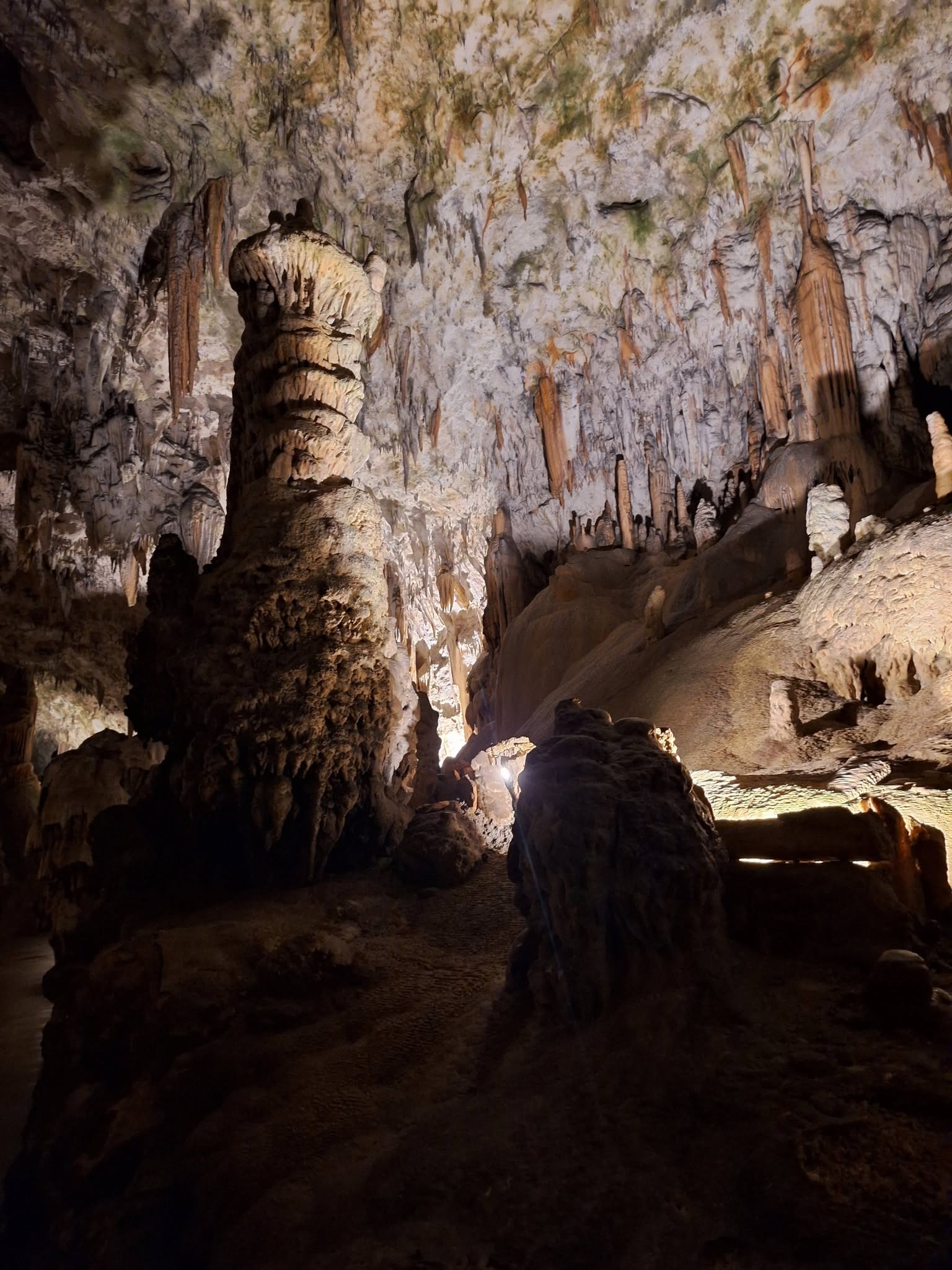 MARTEDÌ 8 DICEMBRE: GROTTE DI POSTUMIA – RIENTRO IN RIVIERA