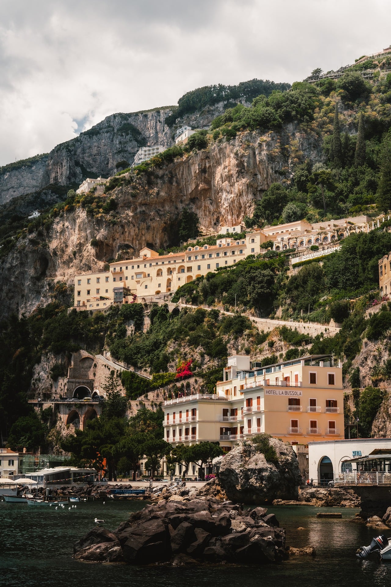 2° GIORNO 30.12.26:   TOUR LA COSTIERA AMALFITANA D'INVERNO